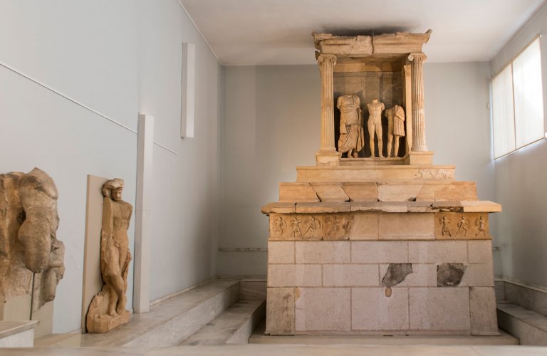 The grave monument of Kallithea (4th century BC). | Courtesy: Archaeological Museum of Piraeus.