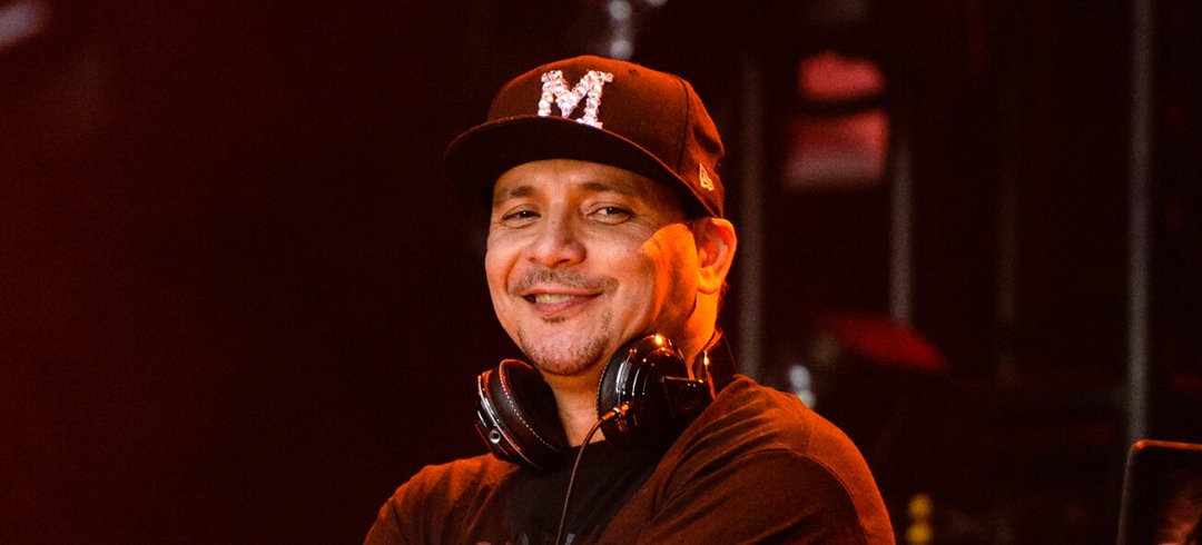 Mix Master Mike | Offizieller Reiseführer Athen